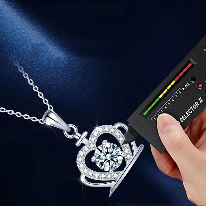 18K Gold Pendant Fashion Simple Crown Diamond Necklace