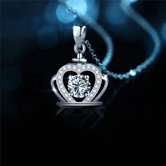 18K Gold Pendant Fashion Simple Crown Diamond Necklace